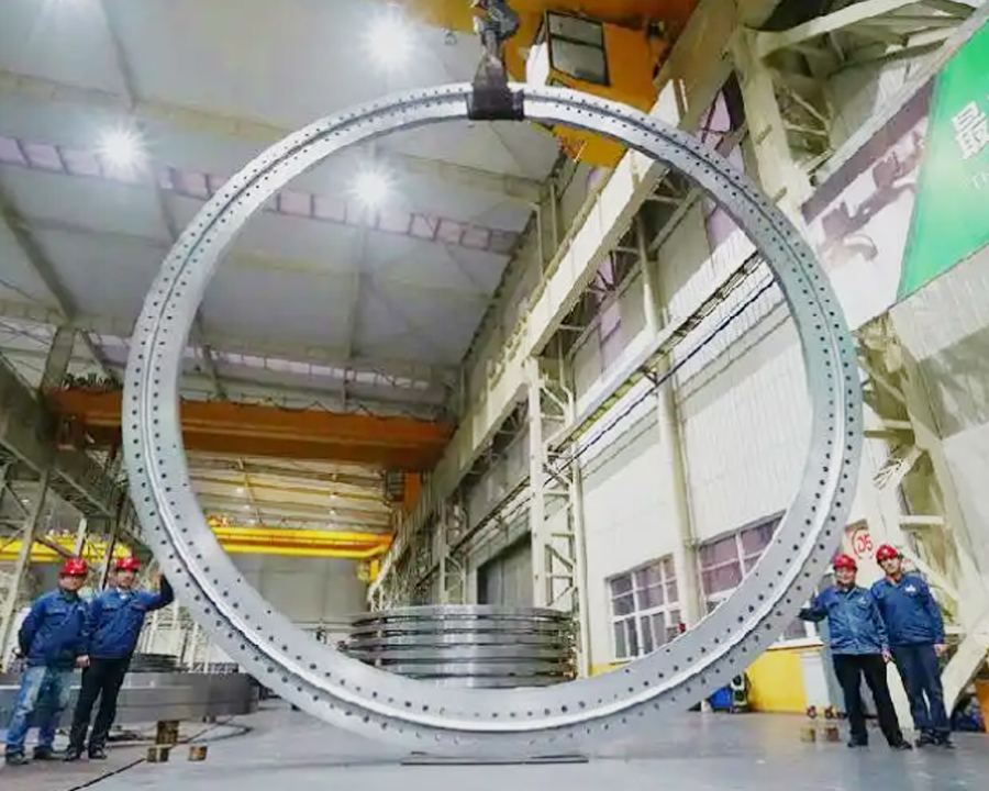 Wind turbine flange